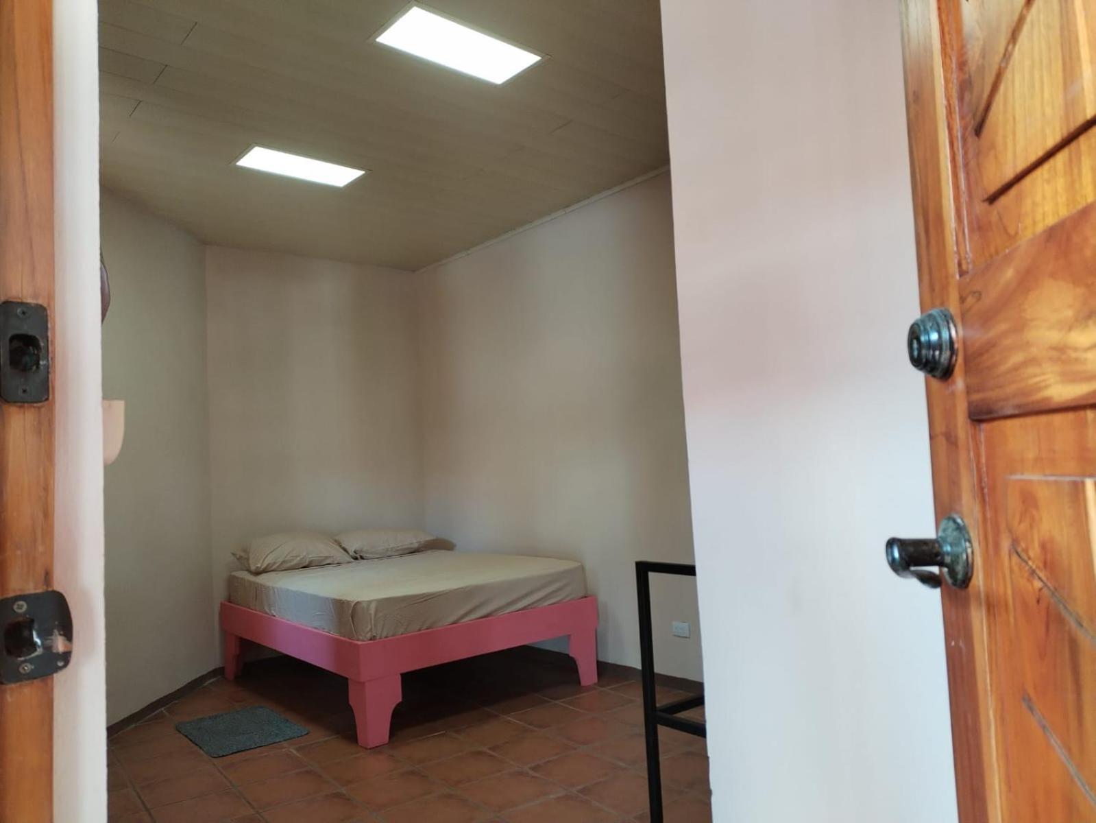 Hospedaje Papalotes Quepos Eksteriør billede